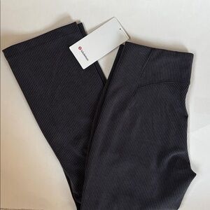 Lululemon Ribbed Softstream Zip Leg High Rise 25” Leggings Black Women’s Size 6